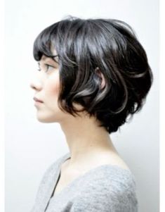 Short Hair For Poofy Hair, Hair Dye Short Hair, Quirky Hairstyles, Stacked Inverted Bob, Inverted Bob Haircut, Poofy Hair, Cute Pixie Cuts, Hair Inspiration Short, Short Haircuts For Women