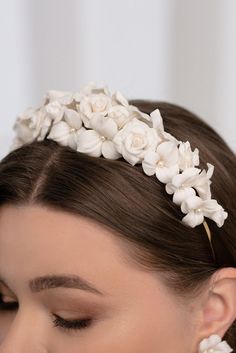 Bridal headband with ceramic roses and flowers. This luxurious headband is made from cold porcelain and will become the best choice of accessories to compliment your bridal look ! Its main features are -- roses and flowers that are made in two rows. In the middle of each flower, there is a pearl plus volume and shine✨ This handmade headband is created with love and care! The best porcelain tiara for your special day! It will look amazing in any hairstyle. A perfect gift for a bride-to-be and for Bridal Headband With Veil, Floral Headband Wedding, Gold Bridal Headband, Flowers Clay, Rose Headpiece, Flower Headband Wedding, Bridal Headbands, Bridal Flower Headband, Floral Headpiece Wedding