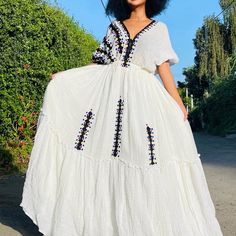 Hand Embroidery Ethiopian Traditional Dress With Modern And Simple Style For The Chic Look Habesha Kemis Ethiopian Dress, Simple Ethiopian Traditional Dress, Festive White Embroidered Habesha Kemis, Festive Bohemian Embroidered Habesha Kemis, Traditional White Embroidered Habesha Kemis, Traditional Festive Habesha Kemis Handloom, Festive Folk-style Habesha Kemis, Cream Maxi Dress