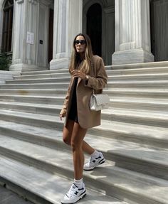 Best New Balance, Adrette Outfits, Trainers Outfit, Sneaker Outfits Women, Sneakers Looks, Looks Street Style, Outfits For Women, Blazer Outfits