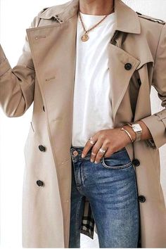 Trenchcoat Outfit, Yoga Photography, Looks Black, Outfit Trends, Fashion Weeks, Easy Quilts