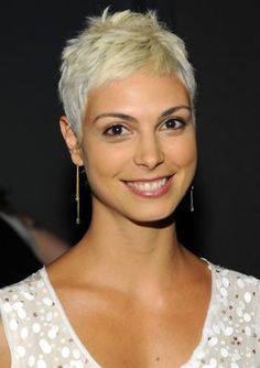 White Hairstyles, Platinum Blonde Pixie, Sassy Hair, Very Short Hair, Short Hair Color