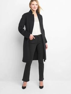 Gap Classic wool coat Jacket Black  SIZE S Tall #836479   New With Tags $228.0 Fit & Sizing Straight silhouette with a relaxed, easy fit. Skims the knee. Model is 5'9"/175 cm, bust 32"/81 cm, waist 23.5"/60 cm, hips 34"/86 cm, wearing a regular Gap size S. product details Smooth wool weave. Long sleeves. Notch collar, button front. On-seam pockets. Unlined. #836479 fabric & care 50% Wool, 50% Other. Dry clean. Imported.   v01118  ***inside tag is marked to prevent returns Smoke Free , pet free e African American Fashion, Career Outfits, Korean Fashion Winter, Gothic Shirts, Korean Fashion Casual, Plus Size Coats, Car Coat, African Clothing Styles, Korean Street Fashion