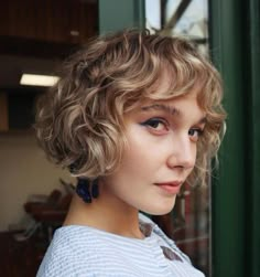 Short Curly Tan Blonde Bob with Bangs French Bob With Highlights, Curly French Bob With Bangs, French Bob Curly Hair, Curly French Bob, Hairstyles Round Face, Top 10 Hairstyles, Petite Blonde, Hair Is Everything