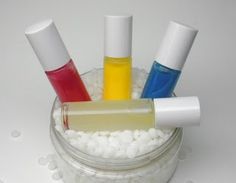 Making Scentz (aka Homemade Bath Products): Super-Gloss Roll-On Lip Gloss Recipe Homemade Moisturizer, Homemade Face Cream, Diy Lip Gloss, Homemade Lip Balm, Lip Gloss Colors, Diy Lip Balm