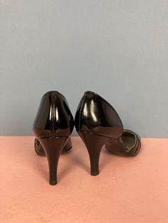 Womens Mary Janes, Old Style, Vintage Shoes, Black Patent Leather, Shoes Black, Mary Janes, Black Shoes, Old Fashioned, High Heel