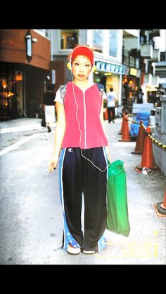 Harajuku Summer Fashion, Street Style Magazine, Independent Girls, Rose Scarf, Japanese Street Fashion, Funky Fashion, Cool Fits, Swaggy Outfits