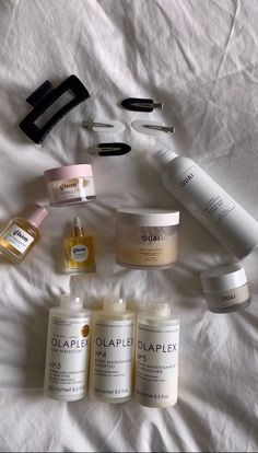 Hair Care Olaplex, Clean Girl Hair Products, Healthy Hair Goals Aesthetic, Ouai Hair Aesthetic, Aesthetic Hair Routine, Ouai Hair Products Aesthetic, Hair Care Asethic, Clean Hair Aesthetic, Hair Stuff Aesthetic