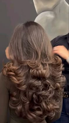 How To Do Hairstyles, Bouncy Blowout, Granny Hair, Hairstyle Examples, Aesthetic Hairstyles, Hair 101, Hair Goal, Curled Hair