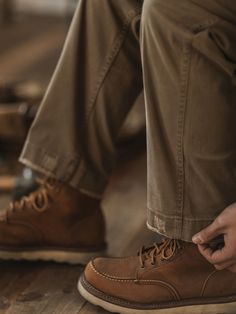 These chinos are perfect for taking on the day and whatever it throws at you. Inspired by Military Pants and casual basics that combines military and nostalgia. Cut from a cotton twill, a loose fit guarantees movement with ease. Button pockets keep all your belongings safe.