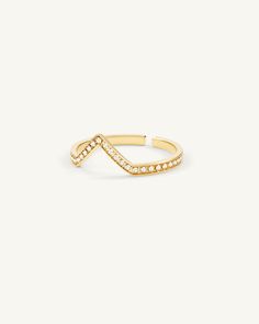 A Ring in 14k gold-plated from Waldor & Co. The model is Chloé Ring Polished Gold Chloe Ring, Swedish Design, Apparel Accessories, Buy Now, Chloe, Online Store, Water Resistant, Ring, Water