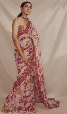 Ritu Varma, Kajol Saree, Celebrity Saree, Mahima Mahajan, Fashion Terminology, Floral Sarees, Saree Blouse Styles, Simple Saree Designs, Saree Floral