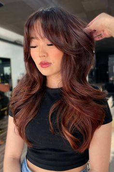 We're loving this look from @hairwles Cherry Brunette, Cowboy Copper, Layered Haircuts For Medium Hair, Hair Color Streaks