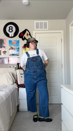 Normal Body Outfits, Overalls Outfit Plus Size, Plus Size Overalls Outfit, Baggy Overalls Outfit, Plus Size Emo, Plus Size Overalls, Overalls Baggy, Body Plus Size, Layered Fits