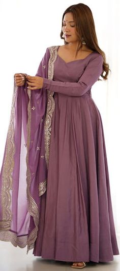 Churidar Sleeves, Purple Anarkali, Gown Anarkali, Anarkali With Dupatta, Kurta With Dupatta, Party Wear Kurta, Silk Anarkali Suits, Silk Wedding Gown, Heavy Dupatta