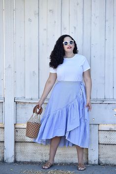 The Only Skirt You Need this Summer via @GirlWithCurves #style #fashion #outfits #ootd Plus Size Fashion For Women Summer, Curvy Fashion Summer, Mommy Clothes, Tanesha Awasthi, Plus Size Summer Fashion, Soft Dramatic, Mode Casual, Street Style Summer, Ootd Hijab