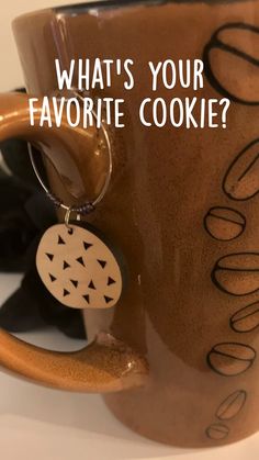 a coffee mug with the words what's your favorite cookie? written on it