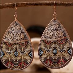 Brand New, One Pair Of Unique, Rustic Southwestern, Aztec, Sunflower Design, Teardrop Earrings Leather Perfect For Boho Chic Fashion Lovers Ships New In Package From Non-Smoking Home Alexis Bittar Jewelry, Native American Earrings, Sunflower Design, Alexis Bittar, Southern Style, Chic Fashion, Earrings Color, Boho Chic Fashion, Teardrop Earrings