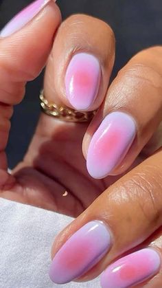 Layering soft pink and purple colours to get this unique design Airbrush Nails, Simple Gel Nails, Her Nails, Blush Nails, Pretty Acrylic Nails, Short Acrylic Nails