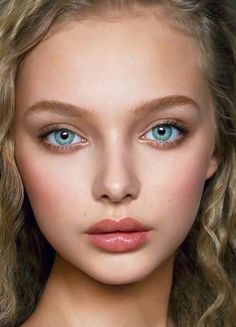 Blonde Hair And Blue Eyes, Freckles Makeup, Summer Eyes, Light Makeup, Brow Gel, Natural Makeup Looks, Face Powder, Powder Foundation, Summer Makeup