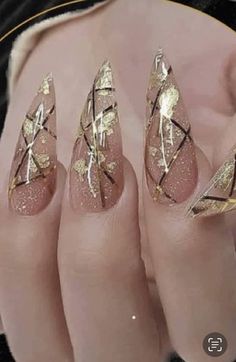 Golden Nails, Pointy Nails, Gold Nail Designs, Gold Nail, Her Nails, Glam Nails, Pretty Acrylic Nails, Fancy Nails, Best Acrylic Nails