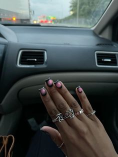 #jamesaveryrings #blacknails #nails #naildesign #nailinspo #shortnails Overlay Nails, Aura Nails, Super Cute Nails, Colored Acrylic Nails, Modern Nails, French Tip Acrylic Nails, Nails Set, Short Square Acrylic Nails