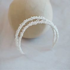 Dainty White Beading And A Delicate Double-Layer Design Make This Bridal Hairpiece An Elegant Addition To Any Gown. The Flexible Design Allows You To Customize The Look Perfectly. Metal Loops At Each End For Pinning Into Place. Sort Of A Cross Between A Headband & Hair Vine. Nwot. Bhldn Accessories, Floral Wedding Veils, Simple Wedding Veil, Headband Bridal Hair, Pearl Headband Wedding, Headband Veil, Wedding Veils Short, Long Veil Wedding, Bridal Hairpiece