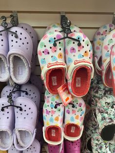 Valentines day crocs cute heart sweethearts candu crocs furry inside Crocs Fluffy Inside, Fluffy Crocs, Strawberry Crocs, Crocs Cute, Crocs Ideas, Strawberry Soda, Cute Slides, Sneakers Jordans, Shoes Sneakers Jordans