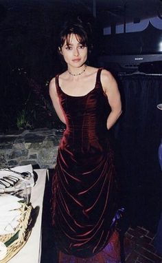 Helena Bonham Carter Red Dress, Dress 90s Style Party, Helena Bonham Carter 90s, The Last Dinner Party Outfits, Helena Bonham Carter Style, Marla Singer, Dinner Party Dress, Frances Bean Cobain, Helena Dress