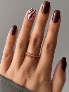 19 Gorgeous Burgundy Nails To Inspire Your Next Manicure Fucsia Nails, Burgendy Nails, Fall Season Nails Colors, Cut Dog Nails, Coquette Nails, Fall Nail Ideas, Nails Autumn, Glitter Accent Nails