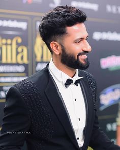 Men Taxido Wedding, Vicky Kaushal Blazer, Wedding Hair Men Guys Grooms, Tuxedo For Men Reception, Vicky Kaushal Black Suit, Tuksedo For Men, Black Suit For Reception Men, Handwork Tuxedo For Men, Vicky Kaushal In Suit