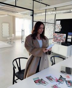 Office Aesthetic Luxury, Fashion Studio Workspace, Dream Office Luxury, Fashion Studio Interior, Office Interior Design Creative, Office Interior Design Luxury, Fashion Office Decor, Dream Office Space, Sla The Label