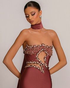 Elegant Off-shoulder Evening Dress With Fitted Bodice, Glamorous Fitted Bodice Off-shoulder Dress, One-shoulder Fitted Bodice Off Shoulder Dress For Gala, Luxury Off-shoulder Evening Dress With Fitted Bodice, Elegant Off-shoulder Party Evening Dress, Off-shoulder Dress With Fitted Bodice For Evening, Luxury Fitted Off-shoulder Gown, Straight Neckline Dress For Prom Banquet, Banquet Dress With Straight Neckline For Prom