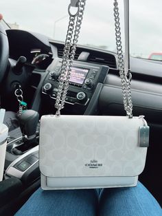 my coach bag Material Gworl, Luxury Bags Collection, World Vision, Handbag Essentials, Girly Bags, Girly Accessories, Fancy Bags, Pretty Photos, Pretty Bags