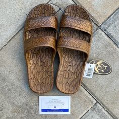 Never Worn, Unused. Beautiful Sandal! Pali Hawaii Sandals, Jesus Sandals, Coral Sandals, Navy Sandals, Women Slides, Beautiful Sandals, Summer Flip Flops, Summer Flats, Slides Women