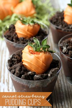 an image of some food in pots on a table with the words puddinging cups above it