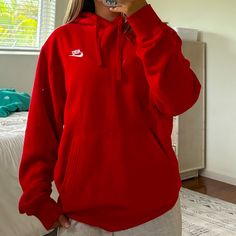 Almost Brand New Condition. Unisex Xs Nike Hoodie. Perfect Pop Of Color For You Wardrobe!! Super Comfortable! Nike Sweatshirt Outfit, Pretty Hoodies, Nike Red Hoodie, Nike Hoodie Outfit, Red Nike Hoodie, Nike Stuff, Y2k Cargo Pants, Black Ponytail Hairstyles, Preppy Clothes