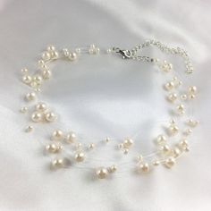 Diy Pearl Necklace, Art Effects, Floating Pearl Necklace, Pearl Necklace Wedding, White Pearl Necklace, Pearl Cream, Freshwater Pearl Necklace, Handmade Wire Jewelry, Handmade Wire