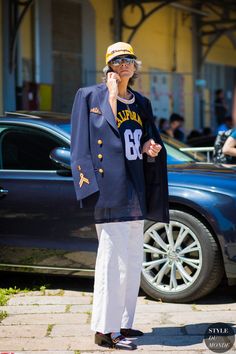 Ana Gimeno Brugada Archives - STYLE DU MONDE | Street Style Street Fashion Photos Navy Blazer Street Style, 2017 Street Style, Blazer Street Style, White Pant