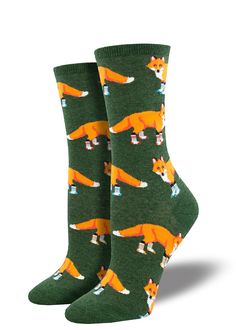 Crew socks for women show orange foxes wearing socks on all four legs. Socks Women Outfit, Funny Socks Women, Fox Socks, Sock Lovers, Green Socks, Unique Socks, Blue Q, Ankle Socks Women, Fox Pattern