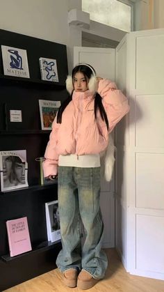 Winter Fits Aesthetic Korean, Winter Outfit Aesthetic Korean, Korea Cute Outfit, Korean Style Inspiration, South Korean Winter Fashion, Japan Clothes Outfits, Winter Outfits Aesthetic 2024, Winter Fits Aesthetic Y2k, Winter Outfits Y2k Aesthetic