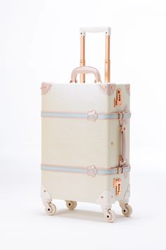 MATERIAL: Pu Leather /strong & waterproof & lightweight. Lining with our branch brand - Sarah Face. TELESCOPIC LUGGAGE HANDLE: With the click of a button, our three-tier aluminium telescopic handle extends and securely clicks into place to adjust height at 85, 95 or 105cm. Inside handle system allows for a bala Preppy Suitcase, Pretty Suitcase, Aesthetic Suitcase, Backpack Sketch, International Trip, Cute Suitcases, Cute Luggage, 3 Piece Luggage Set, Cheer Squad