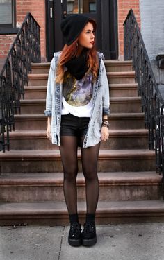 Look Grunge, Tokyo Street Fashion, Style Indie, Grunge Look, Hipster Outfits, Tights And Boots, Soft Grunge, Grunge Style