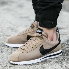 Sneakers Outfit Nike, Sneakers Outfit Street Styles, Nike Cortez Shoes, Cortez Shoes, Nike Sneakers Outfit, Outfit Nike, Sneaker Nike, Sneaker Outfits, Sneaker Trend