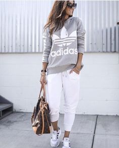 Chique Outfit, Joggers Outfit, Legging Outfits, Adidas Sweatshirt, Mode Casual