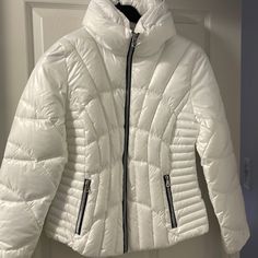 Women's Puffer Coat From Guess Fitted White Puffer Jacket For Fall, Fitted White Puffer Jacket For Winter, White Fitted Hooded Puffer Jacket, Fitted White Hooded Puffer Jacket, Fitted White Outerwear For Cold Weather, Fitted White Puffer Outerwear, White Spring Outerwear With Zipper Closure, White Fitted Outerwear With Zipper Closure, Fitted White Outerwear With Zipper Closure