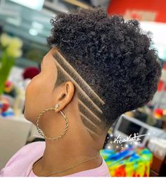 Tapered Haircut For Women, Short Natural Curly Hair, Black Hair Short Cuts, Shaved Hairstyles, Short Shaved Hairstyles, Shaved Side