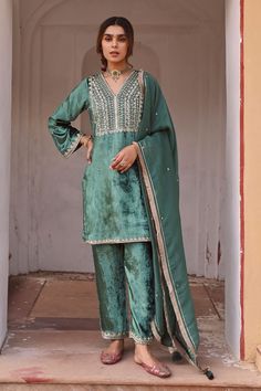 Buy Green Kurta And Pant Velvet Sequin Gardenia Yoke Short Set For Women by KARAJ JAIPUR Online at Aza Fashions.