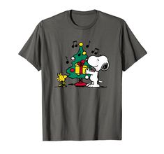 a snoopy christmas tree with music notes on it