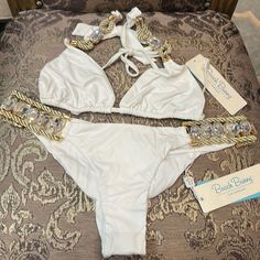 Gorgeous Luxury Fitted Beach Swimwear, Luxury Fitted Swimwear For Vacation, Victoria's Secret White Swimwear For Pool, White V-neck Tropical Swimwear, Victoria's Secret White Casual Swimwear, Victoria's Secret White Swimwear, Bunny White, Bunny Lady, Beach Bunny Swimwear